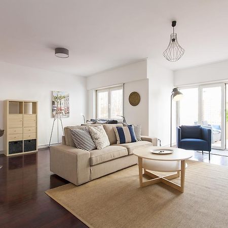 Joivy Superb 1-Bed Apt With Workspace And Terrace, Close To Avenida Da Liberdade ลิสบอน ภายนอก รูปภาพ